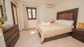 3 室のベッドルーム、アイロン / アイロン台、WiFi (無料)、ベッドシーツ