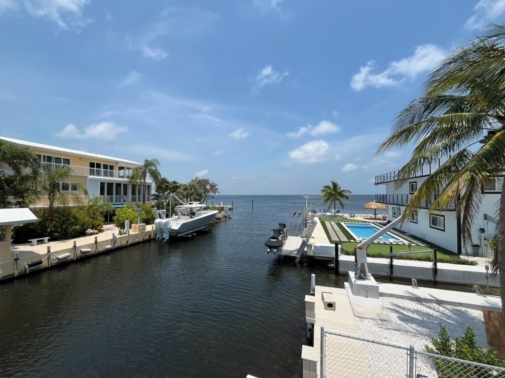 Serene & expansive waterfront property located in Key Largo Florida.