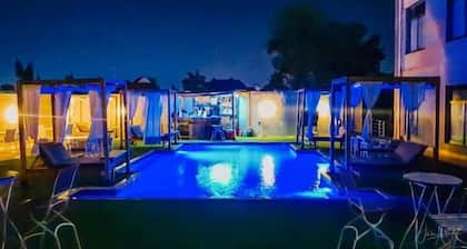 T E L E By Summerset Continental Hotel