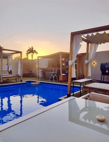 T E L E By Summerset Continental Hotel