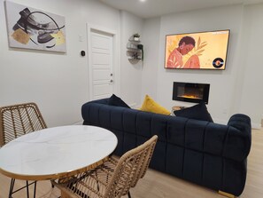 Interior - Deluxe 2-BR Basement Suite in South East Calgary (Calgary)