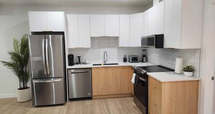 Deluxe 2-BR Basement Suite in South East Calgary
