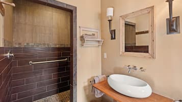 Luxury Cabin, Mountain View | Bathroom | Towels, soap, shampoo, toilet paper