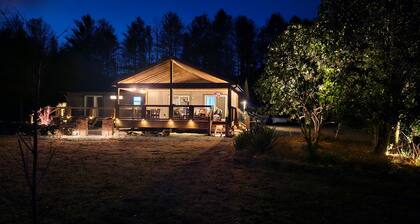 Relaxing Waterfront Retreat, renovated modern-rustic, near Asheville -Generac