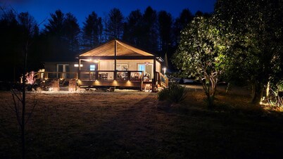 Relaxing Waterfront Retreat, renovated modern-rustic, near Asheville -Generac
