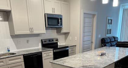 Peaceful 2-bedroom apartment near the beach