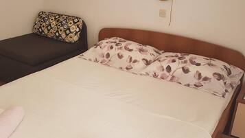 Apartment (partments Danijela & Vlado - One Bedr) | 6 bedrooms, cribs (surcharge), WiFi (free)