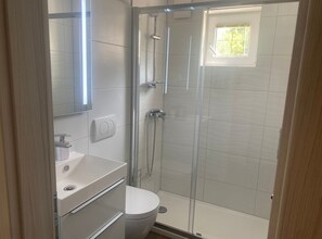 Appartamento (Apartments Danijela & Vlado - Two Bed) | Bagno | Doccia, asciugamani