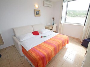 Apartment (Beachfront Apartments Tamarix - Super) | 6 bedrooms, cots/infant beds, free WiFi
