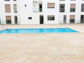 حمام سباحة
