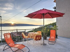 Studio (Apartments Luka & Leona - Studio Apar) | Terrace/patio
