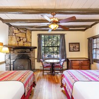 Ropa de cama hipoalergénica y escritorio 