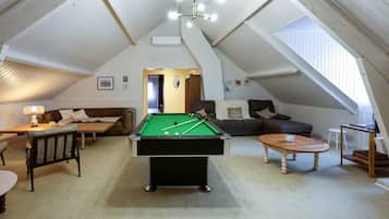 TV, fireplace, books, offices