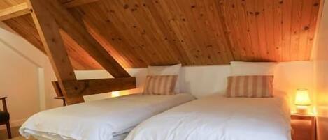 5 bedrooms, iron/ironing board, travel cot, free WiFi