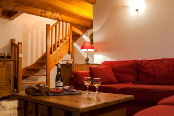 TV - Duplex apartment valley view 4 Bdrm, 3 bed covered parking center of La Rosière (La Rosière)