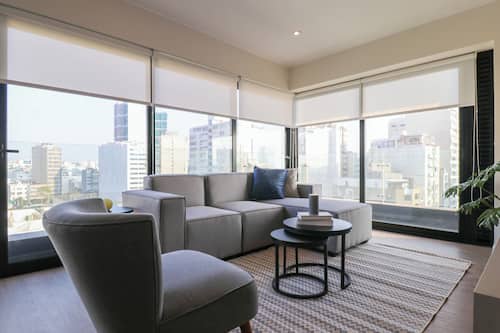 Apartament, 3 dormitoris (1103) | Sala d'estar | Televisor intel·ligent de 40 polzades amb canals per cable