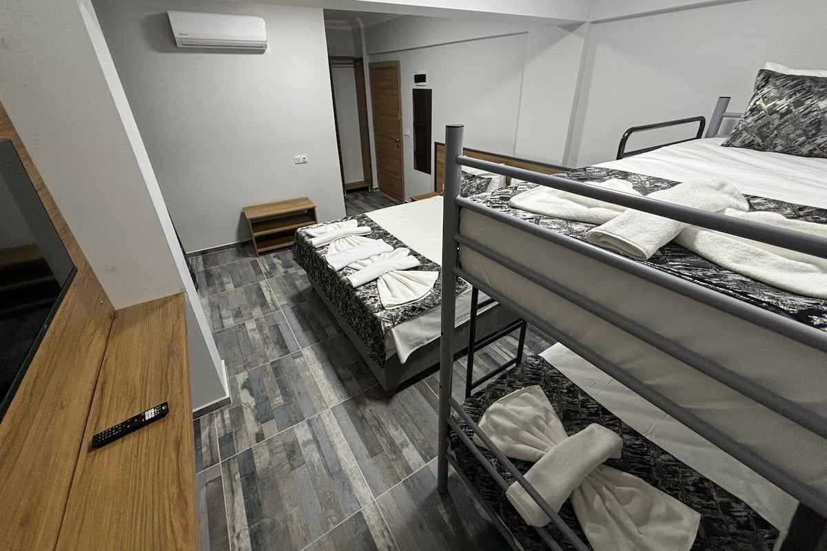 Comfort Quadruple Room, Balcony | Laptop workspace, soundproofing, WiFi (free)