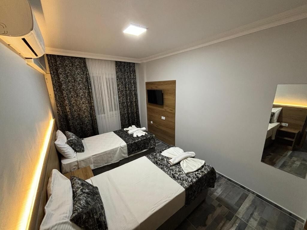 Laptop workspace, soundproofing, free WiFi