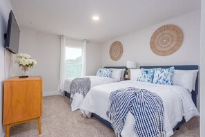 4 bedrooms, desk, iron/ironing board, WiFi