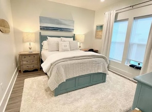 2 bedrooms, desk, iron/ironing board, WiFi