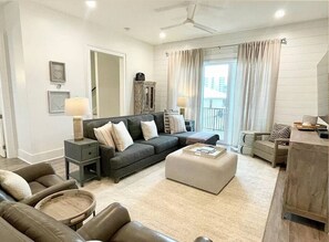 TV - Endless Summer · Gorgeous Villa w/GULF VIEWS & Pool! WALK to Beach! (Gulf Shores)