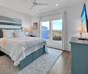 Room - Stunning Luxury Home- WALK to POOL & BEACH! (Gulf Shores)