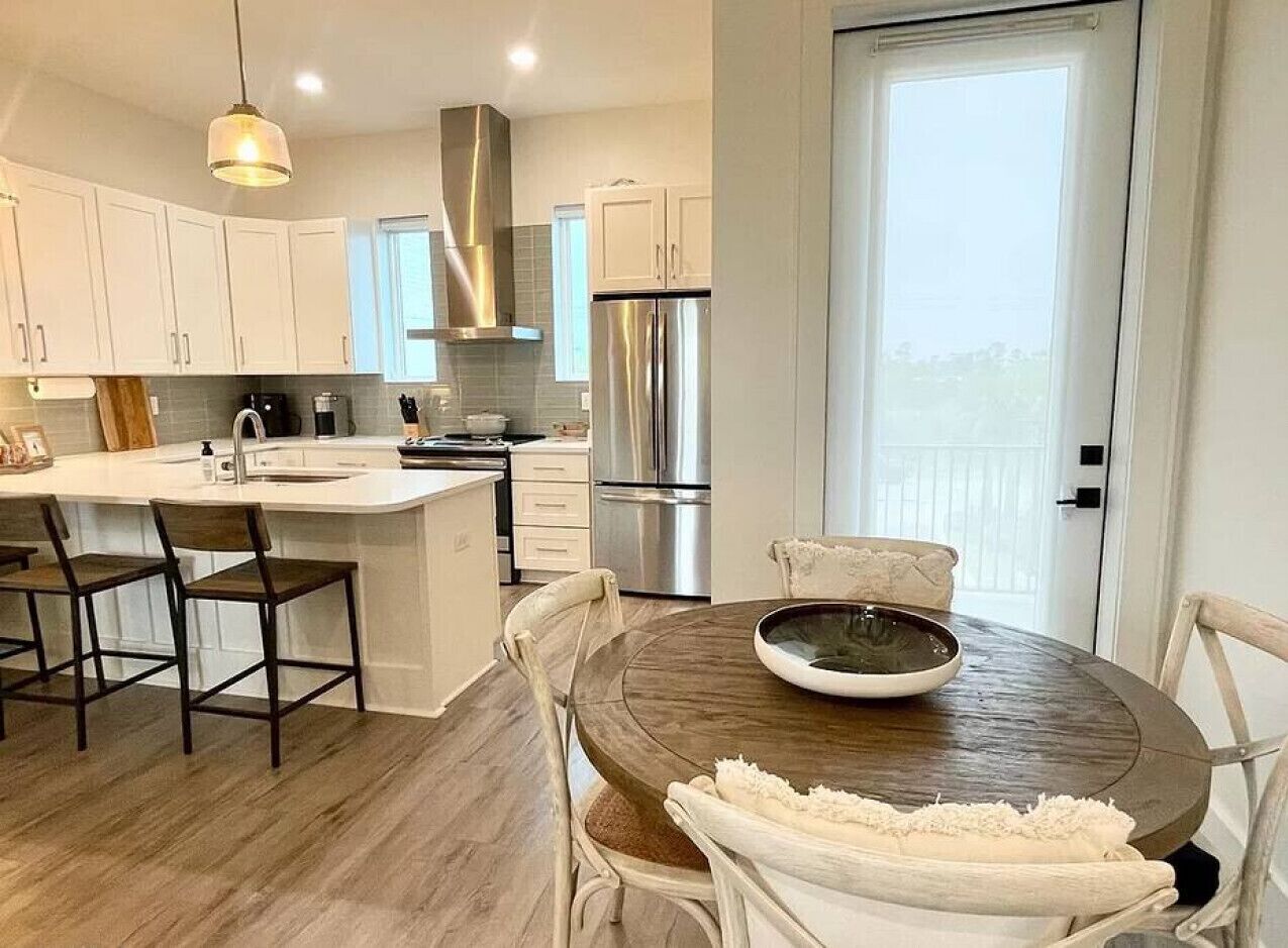 雪櫃、微波爐、焗爐、爐具