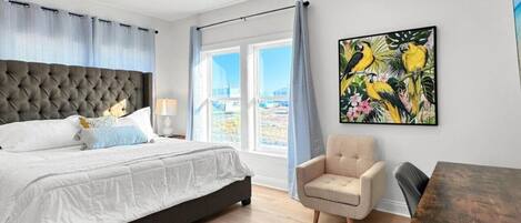 6 bedrooms, desk, iron/ironing board, WiFi