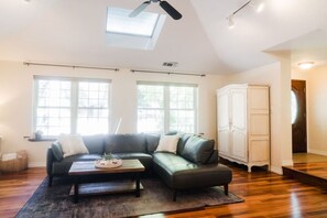 Televisión, chimenea