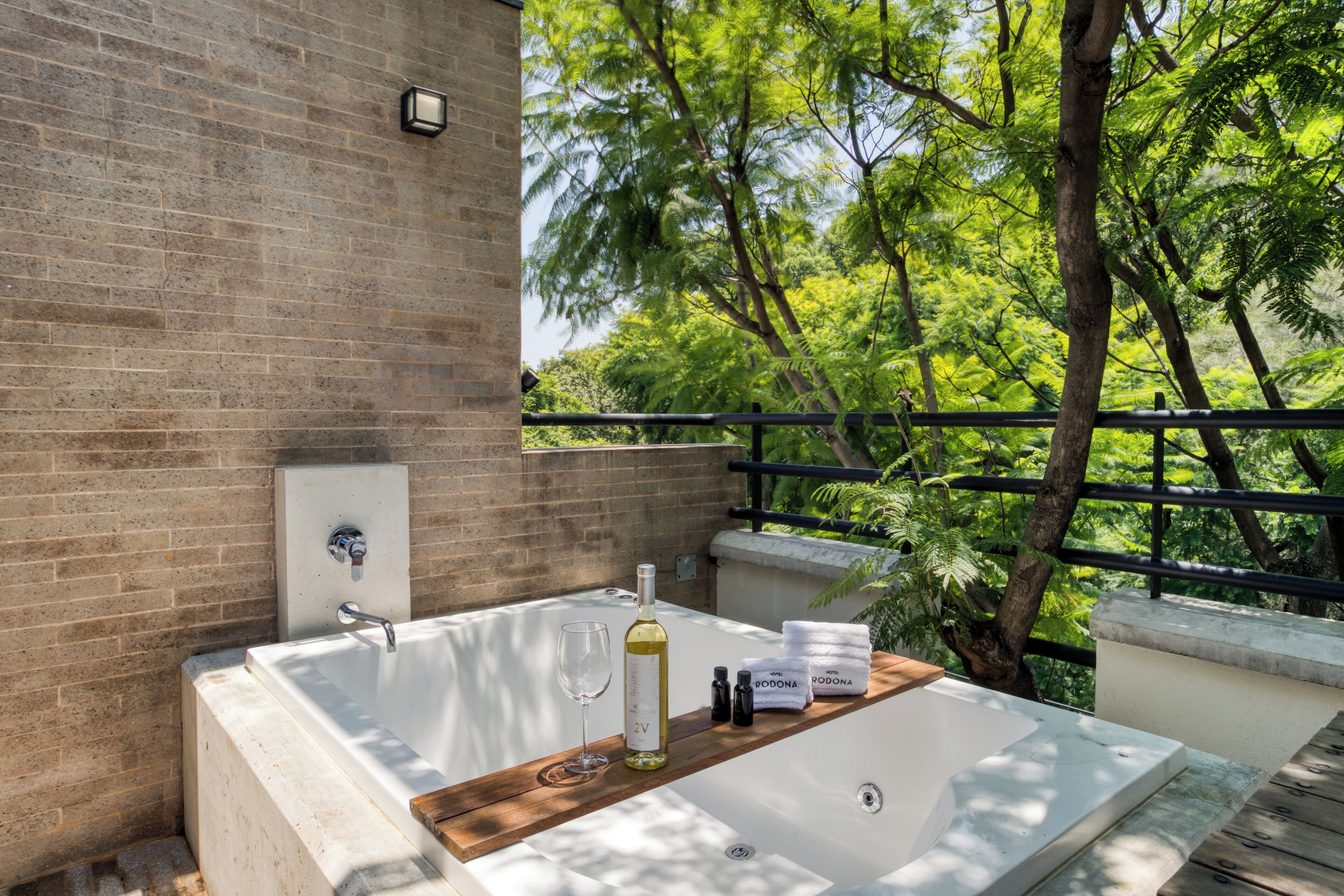 Photo - Rodona Hotel