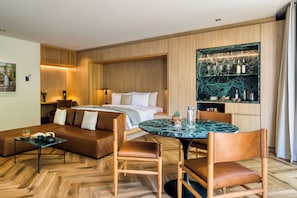 Royal Room | 1 bedroom, Egyptian cotton sheets, premium bedding, minibar
