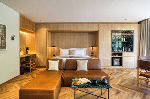 Royal Room | Egyptian cotton sheets, premium bedding, minibar, in-room safe - Rodona Hotel (Mexico City)