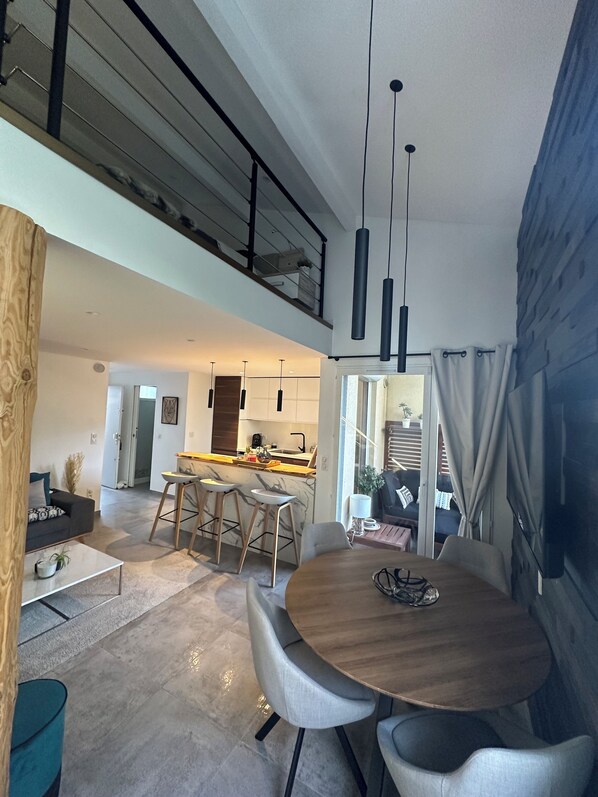 Interior - À 2min de la Plage, Appartement 2 Chambres, Idéal Pour les Familles (Cannes)