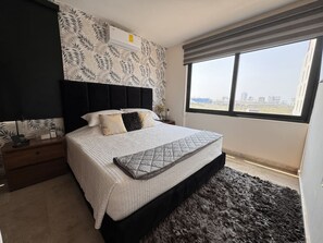 2 bedrooms, desk, iron/ironing board, WiFi