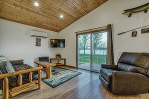 Cabane Familiale, 2 chambres, en bord de lac | Décoration personnalisée, Wi-Fi gratuit, draps fournis