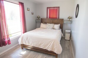 2 عدّة غرف نوم وواي فاي مجانًا وملاءات أسرّة