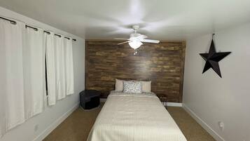 4 bedrooms, iron/ironing board, travel crib, free WiFi