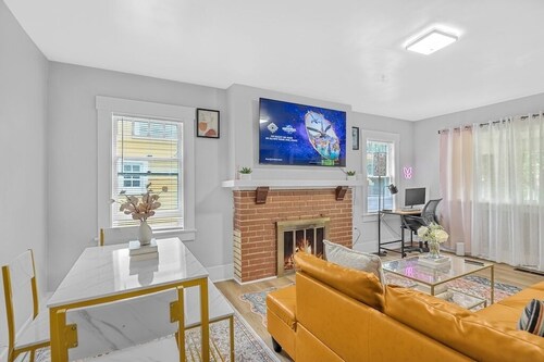 Spacious 5BedRooms House Near Millikin Univ – Perfect for Groups & Families!