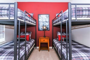 4 bedrooms, iron/ironing board, free cots/infant beds, bed sheets - Beautiful Townhouse Next to Disney Parks 24 (Kissimmee)