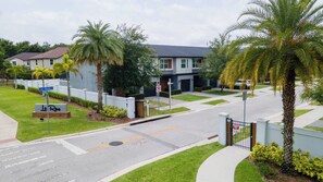 Exterior - Luxury Remodeled Home W/splash Pool Near Disney 31 (Kissimmee)