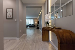 Interior - Luxury Remodeled Home W/splash Pool Near Disney 31 (Kissimmee)