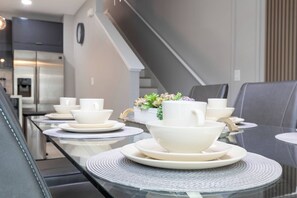 Dining - Luxury Remodeled Home W/splash Pool Near Disney 31 (Kissimmee)