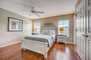 4 bedrooms, iron/ironing board, bed sheets - Last Minute Deal! Free Pool Heat! Encantada 87 (Kissimmee)
