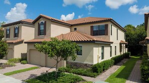 Front of property - Harry Porter Theme Home Near to Disney 15 (Davenport)