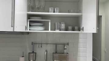 Frigorifero, microonde, forno, macchina per tè/caffè