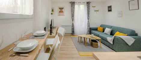 Smart TV, music library