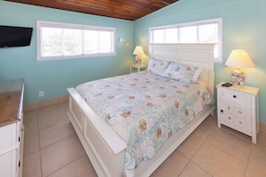 5 bedrooms, iron/ironing board, free WiFi, bed sheets