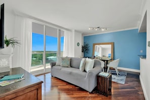 Deluxe Condo, 3 Bedrooms, Balcony, Ocean View | Living room - Tropical Paradise - Spacious 3-Bedroom (Miami)