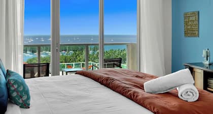 Tropical Paradise - Spacious 3-Bedroom