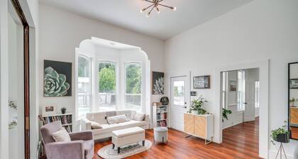 Modesto Mansion on 2 Acres - Great for Families!